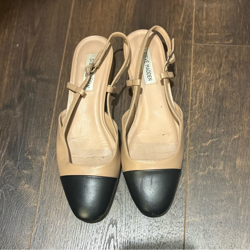 Steve Madden Beige and Black Flats